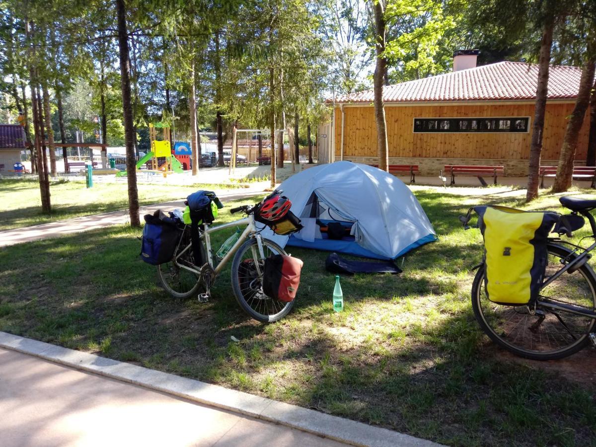 מלון Arzúa Teiraboa Base Camp מראה חיצוני תמונה